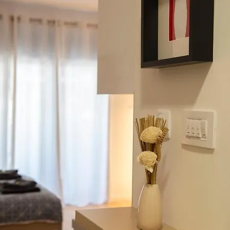 Vajat Residence, *